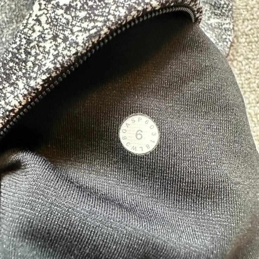 Lululemon Forever Endeavour Long Sleeve in Rush Jacquard Black White Size 6